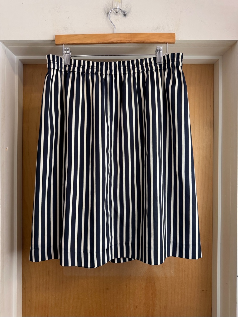 J.Crew Women’s Navy & Ivory Striped Midi Skirt with Pockets. Size: 8 - Picture 5 of 5